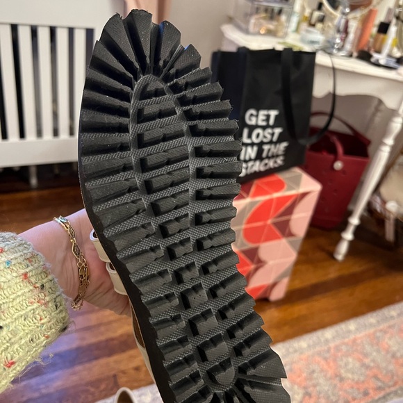 All Black Women’s Cream Woven Oxfords - Picture 6 of 7